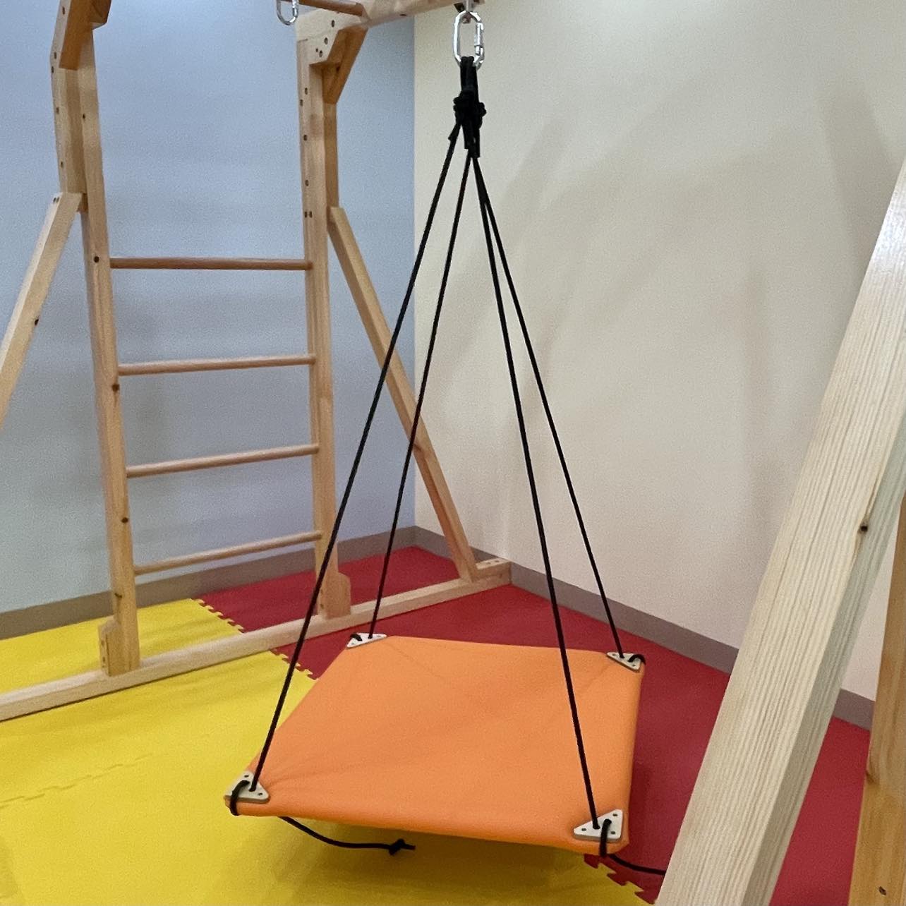 Square Platform Swing with Swivel Attachment